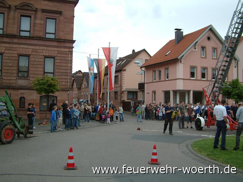 2010.04.30 Maibaumaufstellung (8).JPG